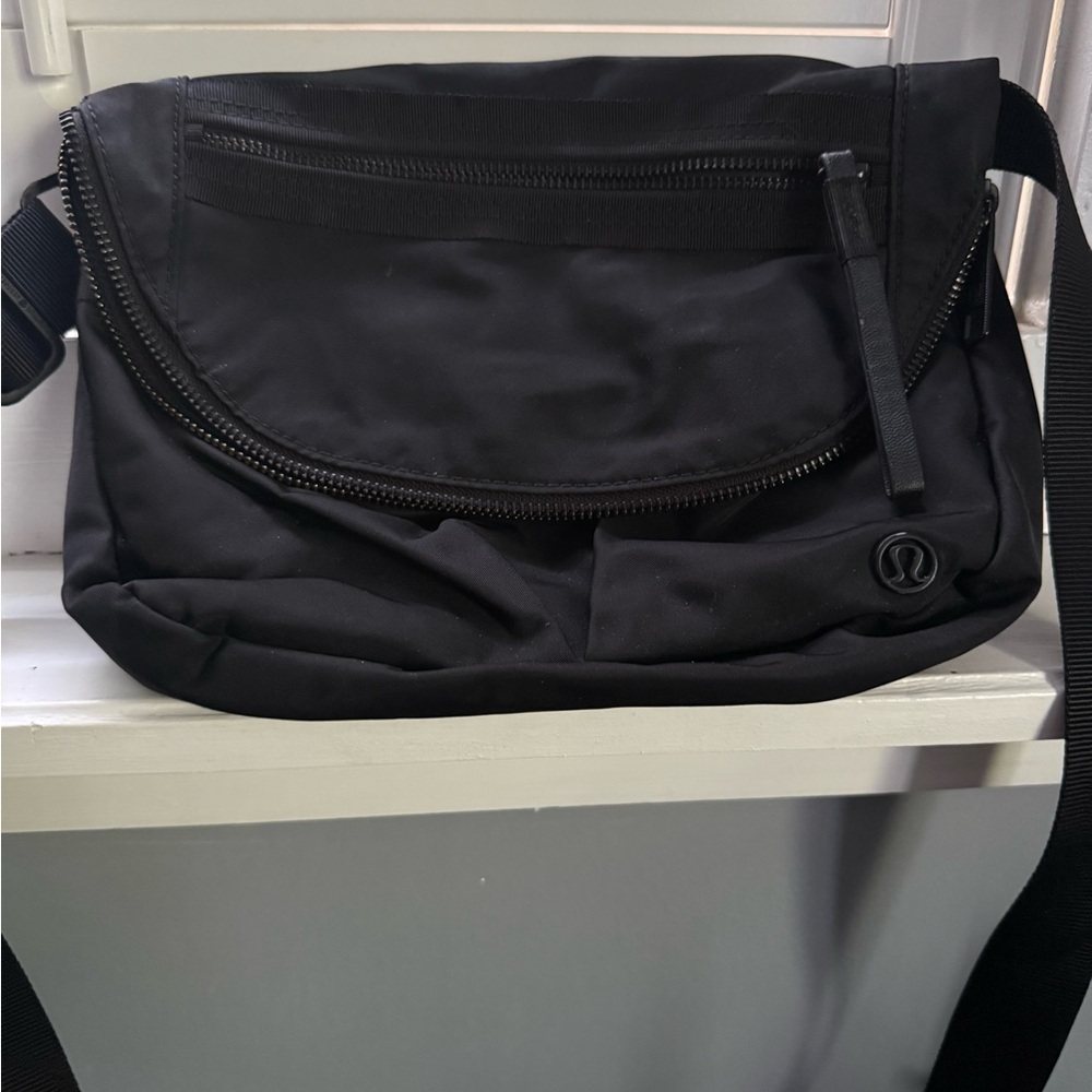 lululemon athletica black Messenger Bag